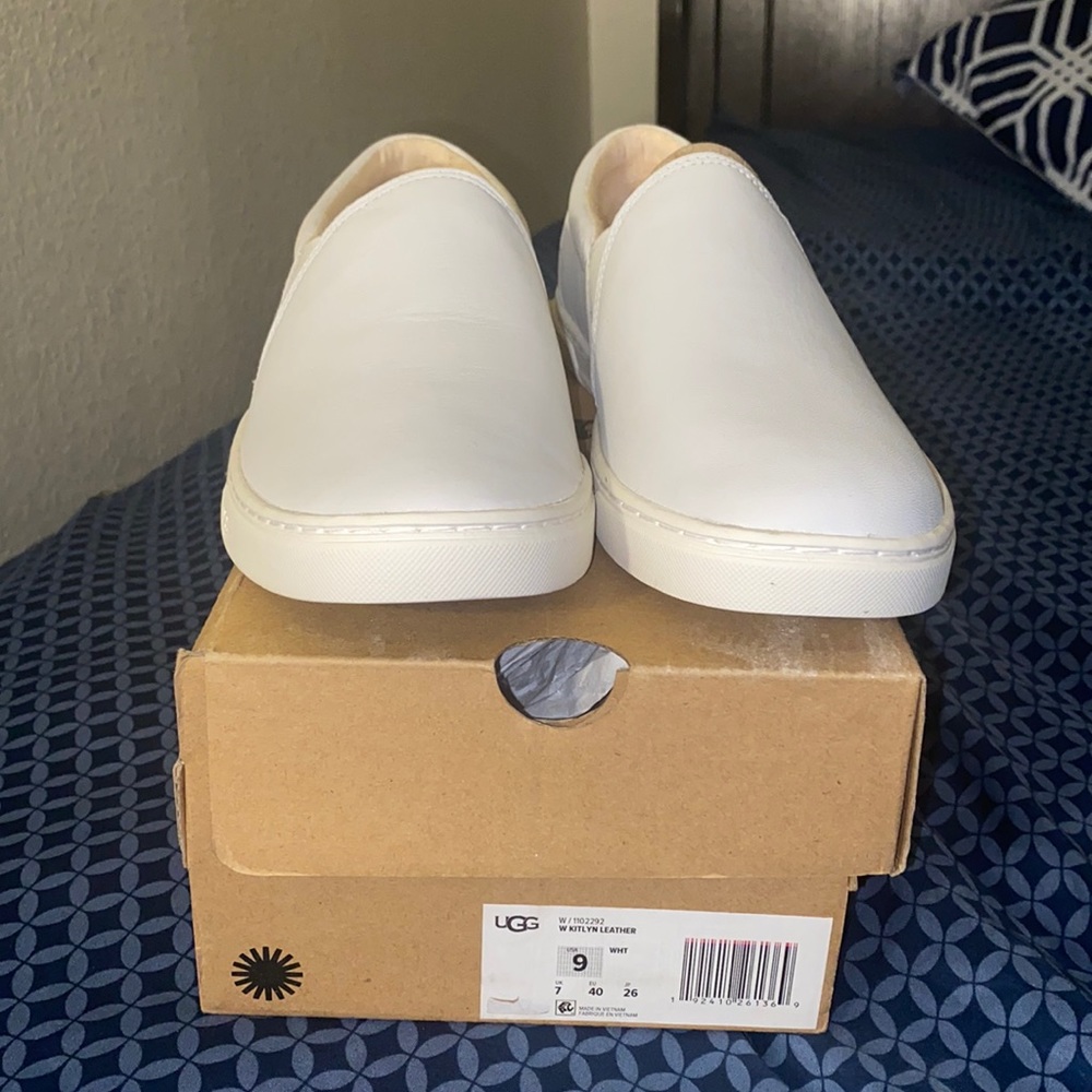 NIB Ugg Kitlyn slip on